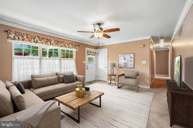 52 CASTLEWOOD DR, Chalfont, PA 18914