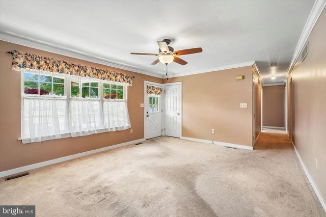52 CASTLEWOOD DR, Chalfont, PA 18914
