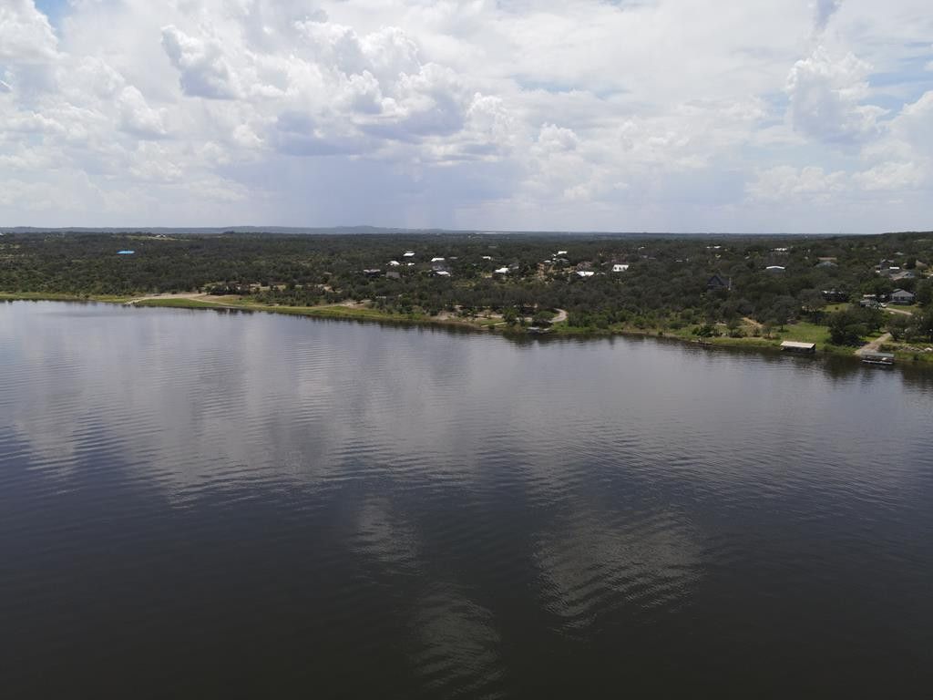Image 31 of property listing at 920 Boultinghouse, Marble Falls, TX 78654