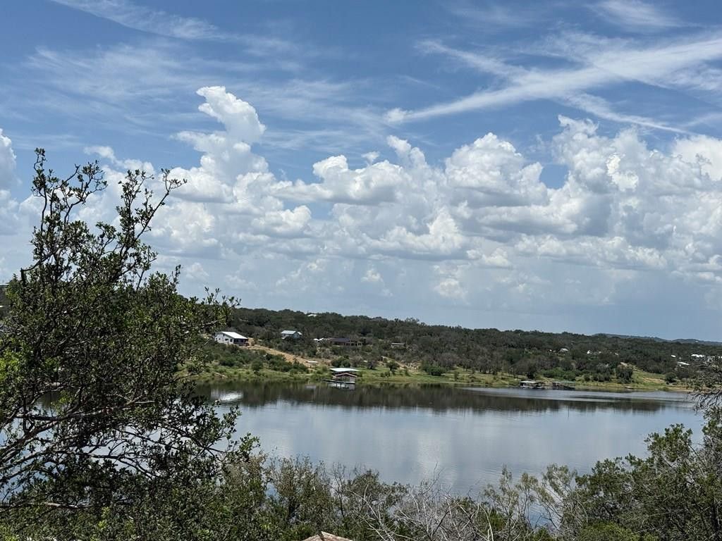 Image 9 of property listing at 920 Boultinghouse, Marble Falls, TX 78654