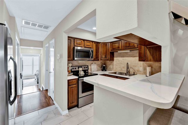 2577 Shady Ridge Drive, Bedford, TX 76021
