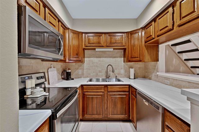 2577 Shady Ridge Drive, Bedford, TX 76021