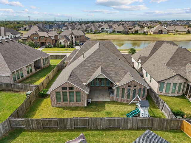 1713 Waterlilly River Lane, League City, TX 77573