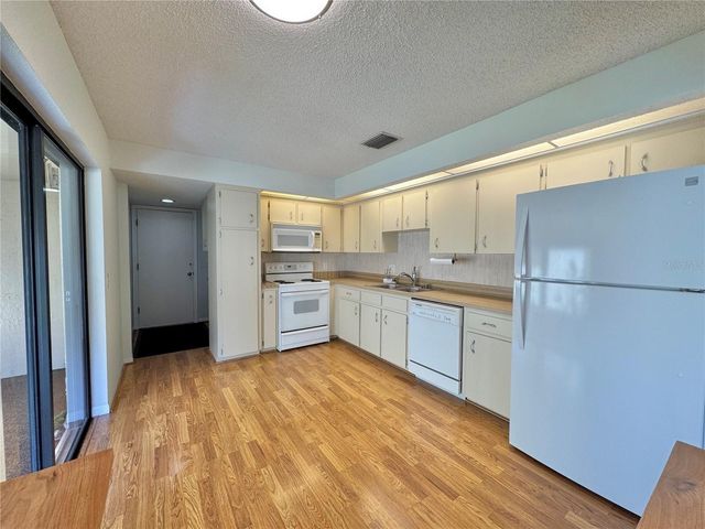 4004 CYPRESS LNDG S, Winter Haven, FL 33884