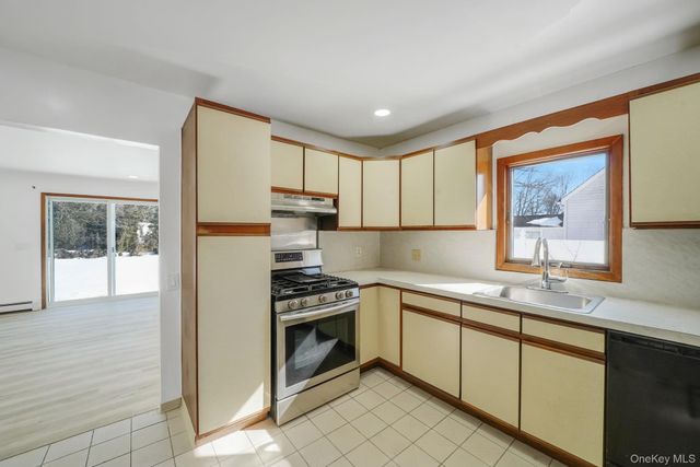 467 Carlls Path, Deer Park, NY 11729