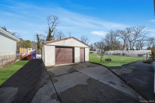 467 Carlls Path, Deer Park, NY 11729