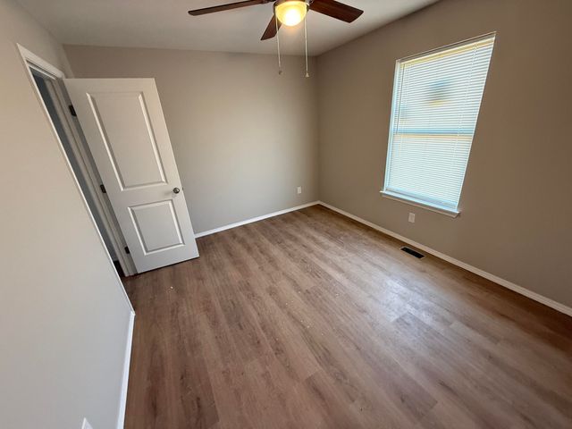 3462 N Ohara Avenue, Springfield, MO 65803