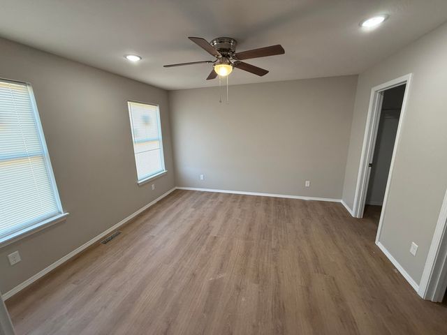 3462 N Ohara Avenue, Springfield, MO 65803