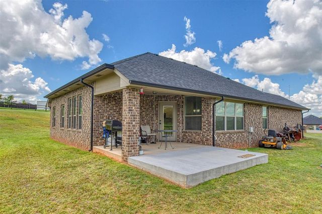 3713 King Arthur Court, Newcastle, OK 73065
