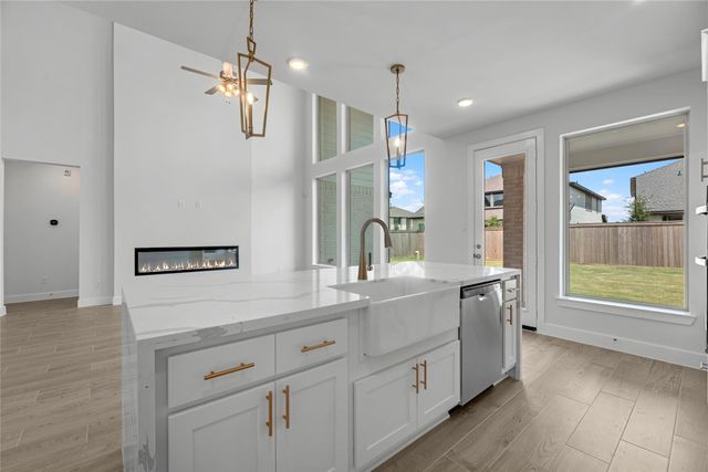 8124 Royal Mint CV, Lago Vista, TX 78645