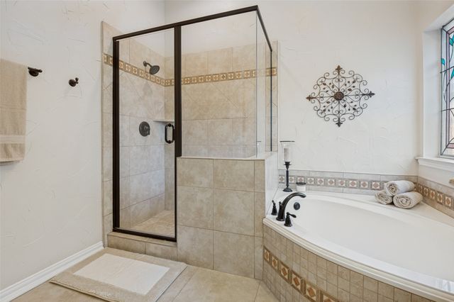 3921 Parker Oaks Drive, Arlington, TX 76016