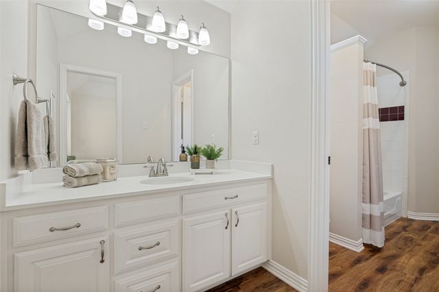 3921 Parker Oaks Drive, Arlington, TX 76016