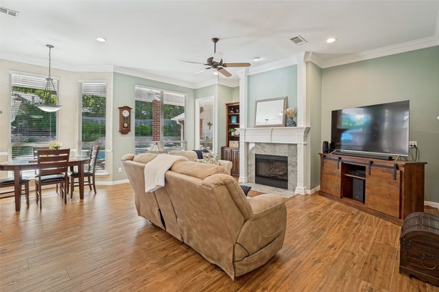 3921 Parker Oaks Drive, Arlington, TX 76016