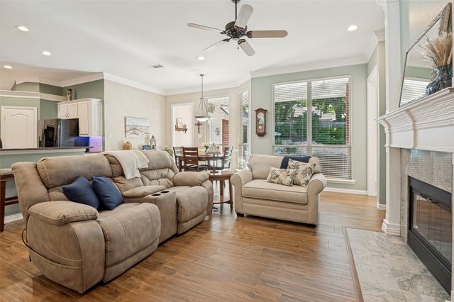 3921 Parker Oaks Drive, Arlington, TX 76016