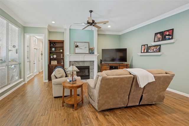 3921 Parker Oaks Drive, Arlington, TX 76016