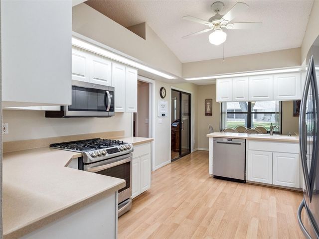 21506 QUEEN ANNE COURT, Leesburg, FL 34748