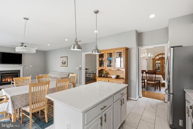 3738 FREEHILL LN, Fairfax, VA 22033
