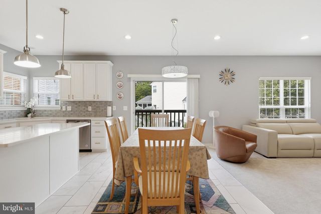 3738 FREEHILL LN, Fairfax, VA 22033
