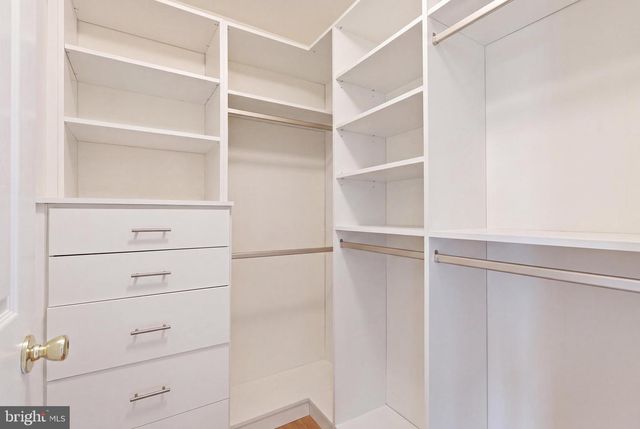 3738 FREEHILL LN, Fairfax, VA 22033
