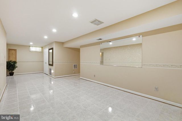 3738 FREEHILL LN, Fairfax, VA 22033