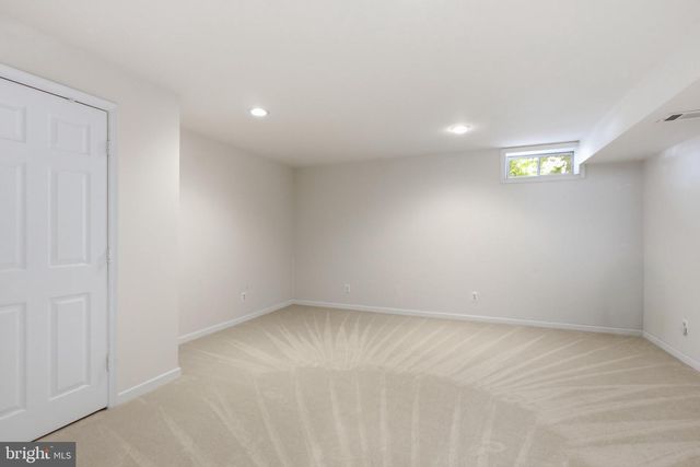 3738 FREEHILL LN, Fairfax, VA 22033
