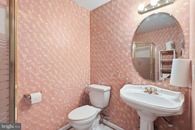 3738 FREEHILL LN, Fairfax, VA 22033