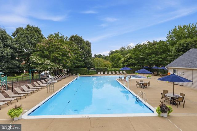 3738 FREEHILL LN, Fairfax, VA 22033
