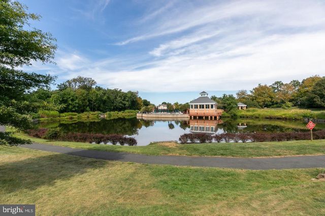 3738 FREEHILL LN, Fairfax, VA 22033