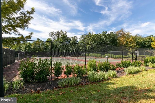3738 FREEHILL LN, Fairfax, VA 22033