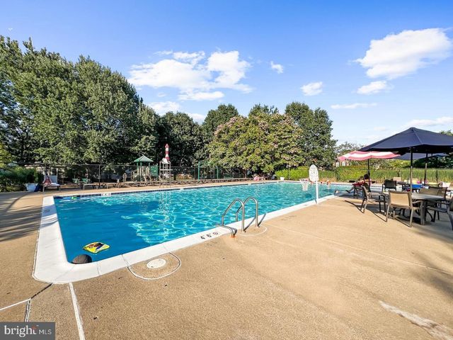 3738 FREEHILL LN, Fairfax, VA 22033