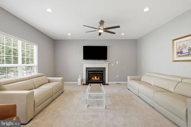 3738 FREEHILL LN, Fairfax, VA 22033
