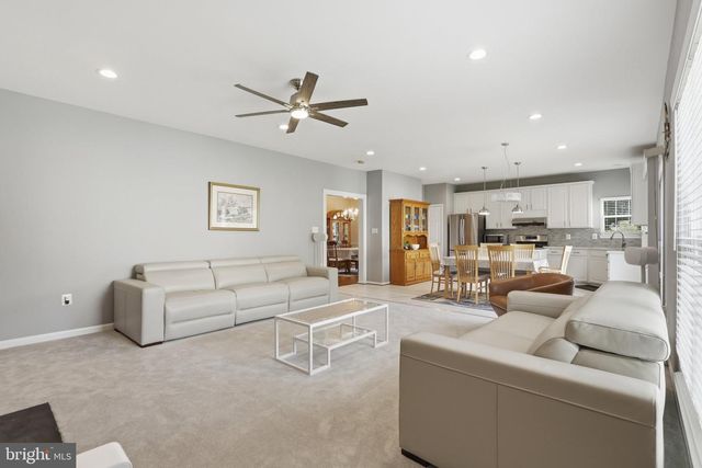 3738 FREEHILL LN, Fairfax, VA 22033