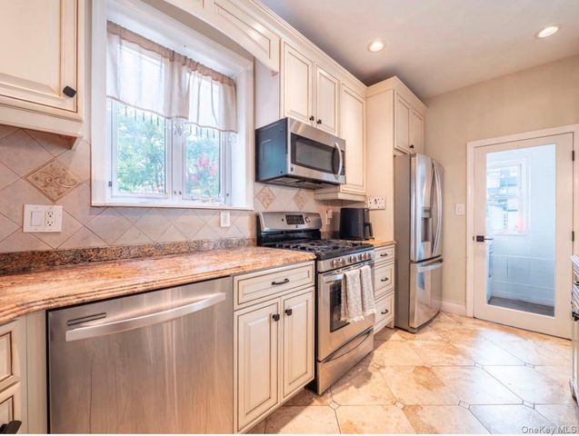 77-64 79th Street, Glendale, NY 11385