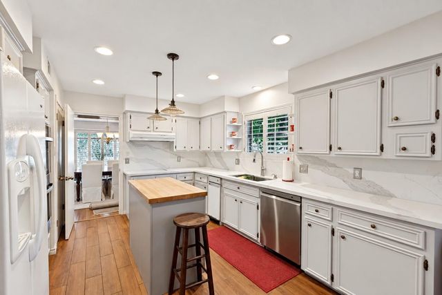 807 Longview Drive, Sugar Land, TX 77478