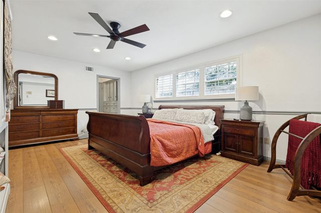 807 Longview Drive, Sugar Land, TX 77478