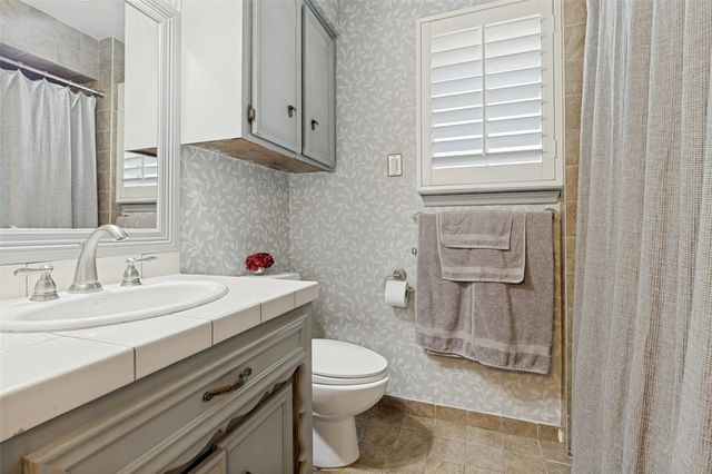 807 Longview Drive, Sugar Land, TX 77478