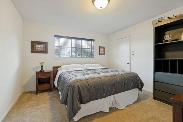 807 Longview Drive, Sugar Land, TX 77478