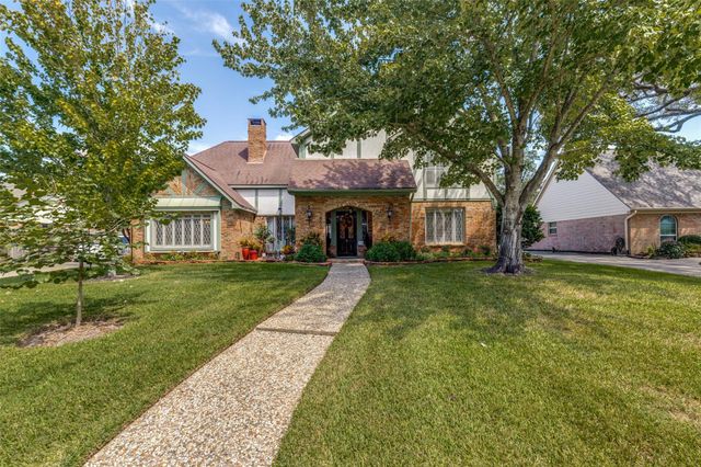 807 Longview Drive, Sugar Land, TX 77478