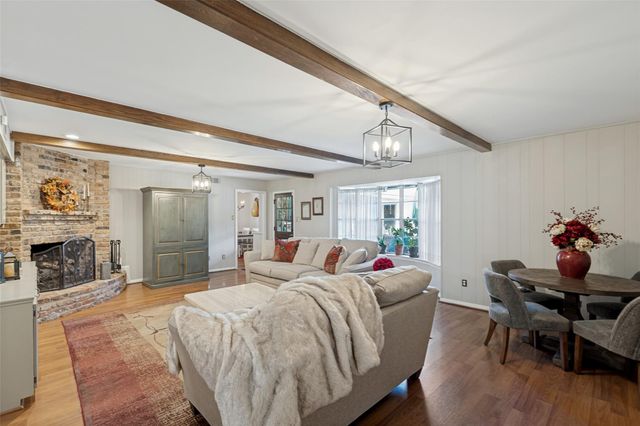807 Longview Drive, Sugar Land, TX 77478