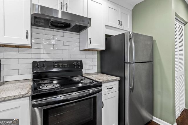 144 Woodmere Square NW, Atlanta, GA 30327