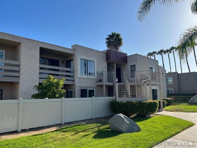 425 Autumn Dr 25, San Marcos, CA 92069