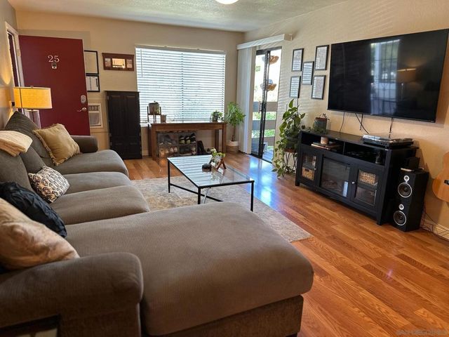 425 Autumn Dr 25, San Marcos, CA 92069