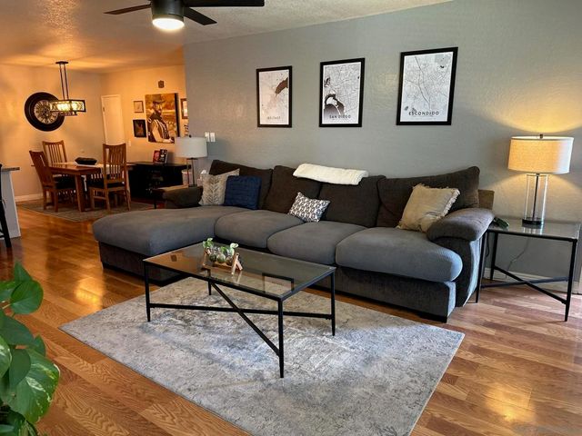 425 Autumn Dr 25, San Marcos, CA 92069