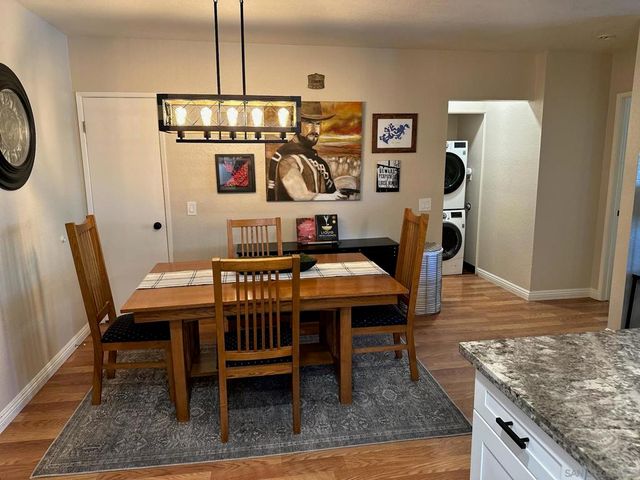 425 Autumn Dr 25, San Marcos, CA 92069