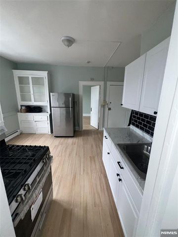 193 President Street 9, Passaic, NJ 07055