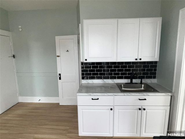 193 President Street 9, Passaic, NJ 07055