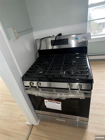 193 President Street 9, Passaic, NJ 07055