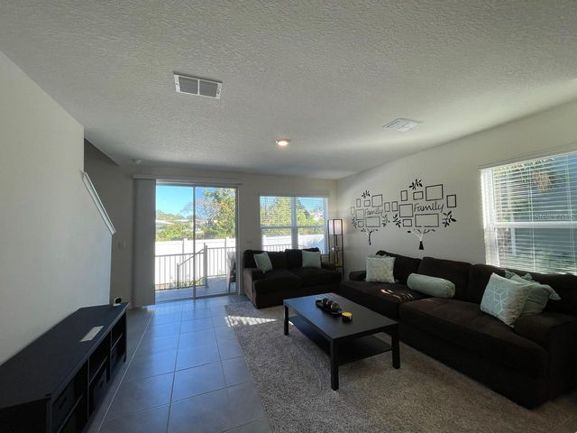 17 BELLA OAKS DRIVE, Port Orange, FL 32129