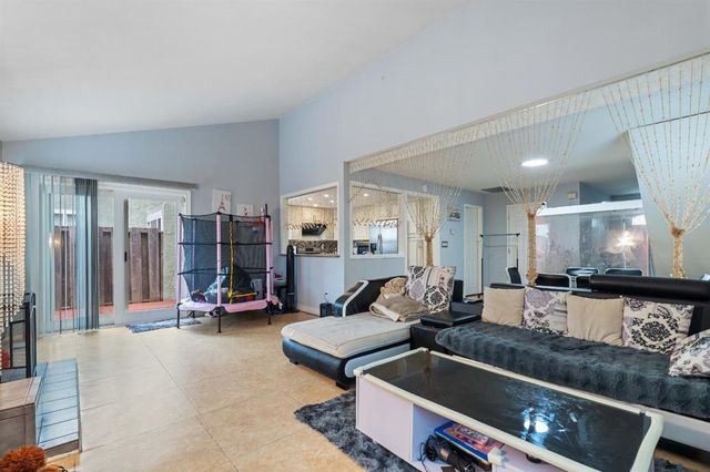 311 Shoreline Drive, Pittsburg, CA 94565