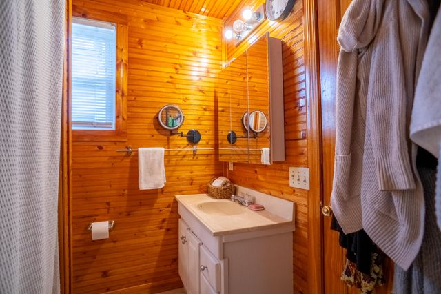 274 6th Avenue, Manistee, MI 49660